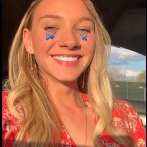 Meet your Posher, Astraya